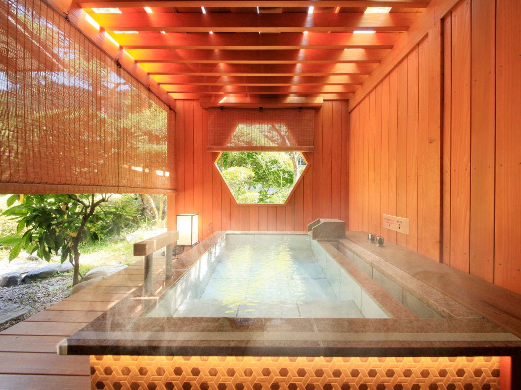 露天風呂付和洋室【和室12.5畳+ツイン】