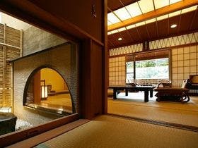 源泉と明治15年創業の歴史あるゆ宿　藤田屋