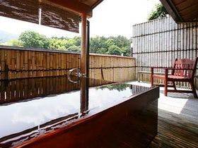 源泉と明治15年創業の歴史あるゆ宿　藤田屋