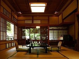 源泉と明治15年創業の歴史あるゆ宿　藤田屋
