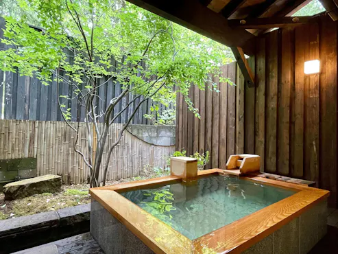 【ห้ามสูบบุหรี่】ห้องแบบญี่ปุ่น-ตะวันตกพร้อมอ่างอาบน้ำกลางแจ้ง ขนาด 60㎡