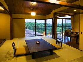 日本百景に囲まれた洞窟風呂の宿　百楽荘　能登九十九湾