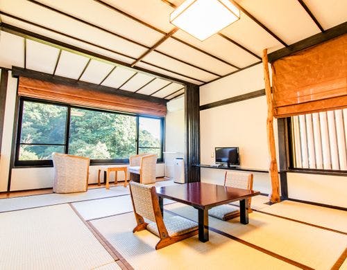 和室１０畳（４名）一例