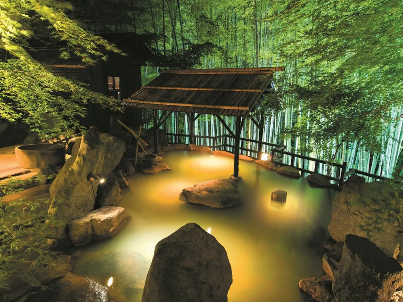 秘境 白川源泉 山荘 竹ふえ：竹林の露天風呂
