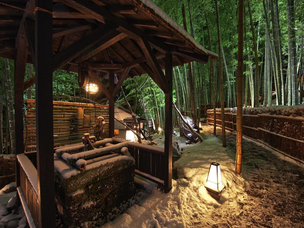 秘境　白川源泉　山荘　竹ふえ