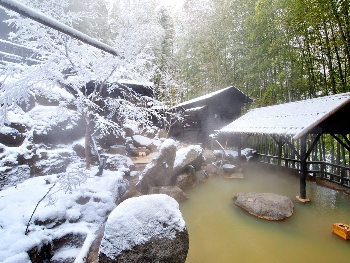 秘境　白川源泉　山荘　竹ふえ