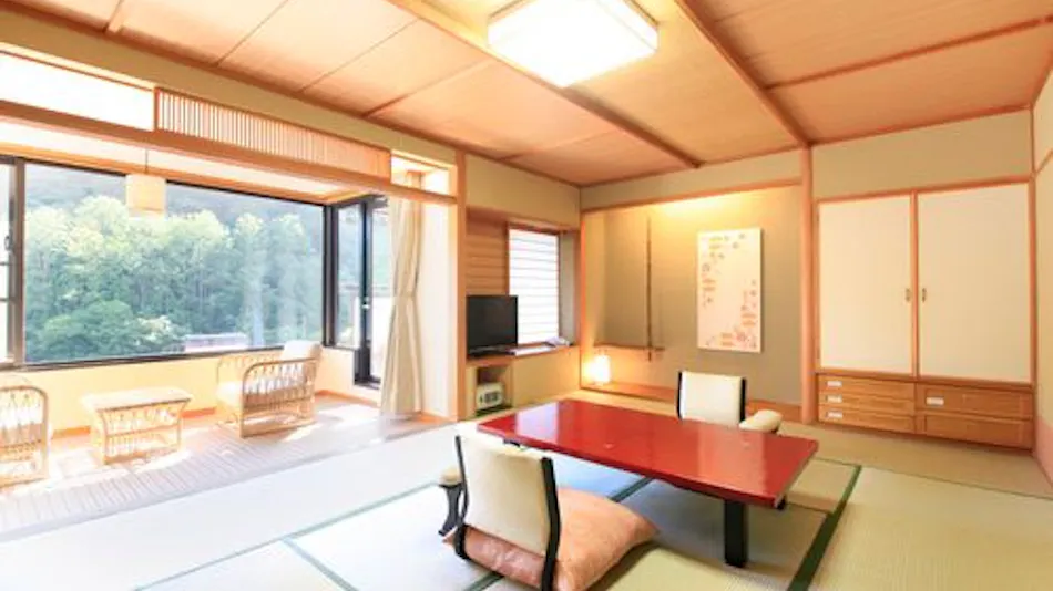 Ryotei Hanayura