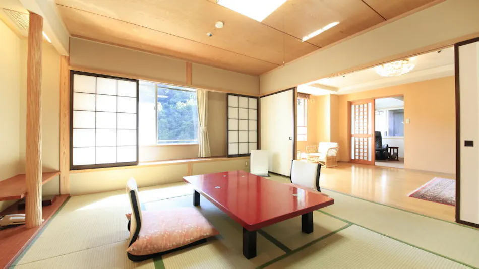 Ryotei Hanayura