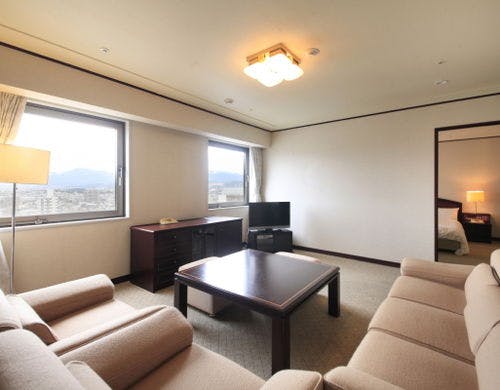 ジュニアスイート