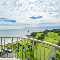 Contoh pemandangan menghadap lapangan golf (Kamar Single & Twin)