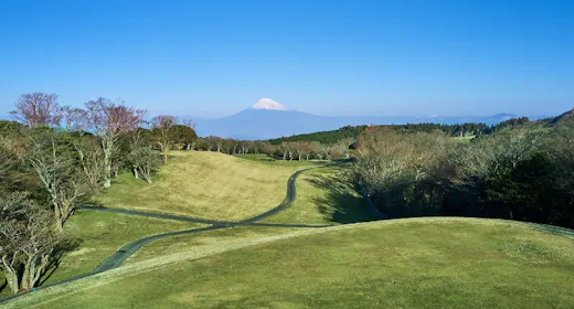 Rencana dengan pelajaran golf untuk pemula bersama instruktur bersertifikat Japan Professional Golf Association (JPGA) <1 malam termasuk sarapan>
