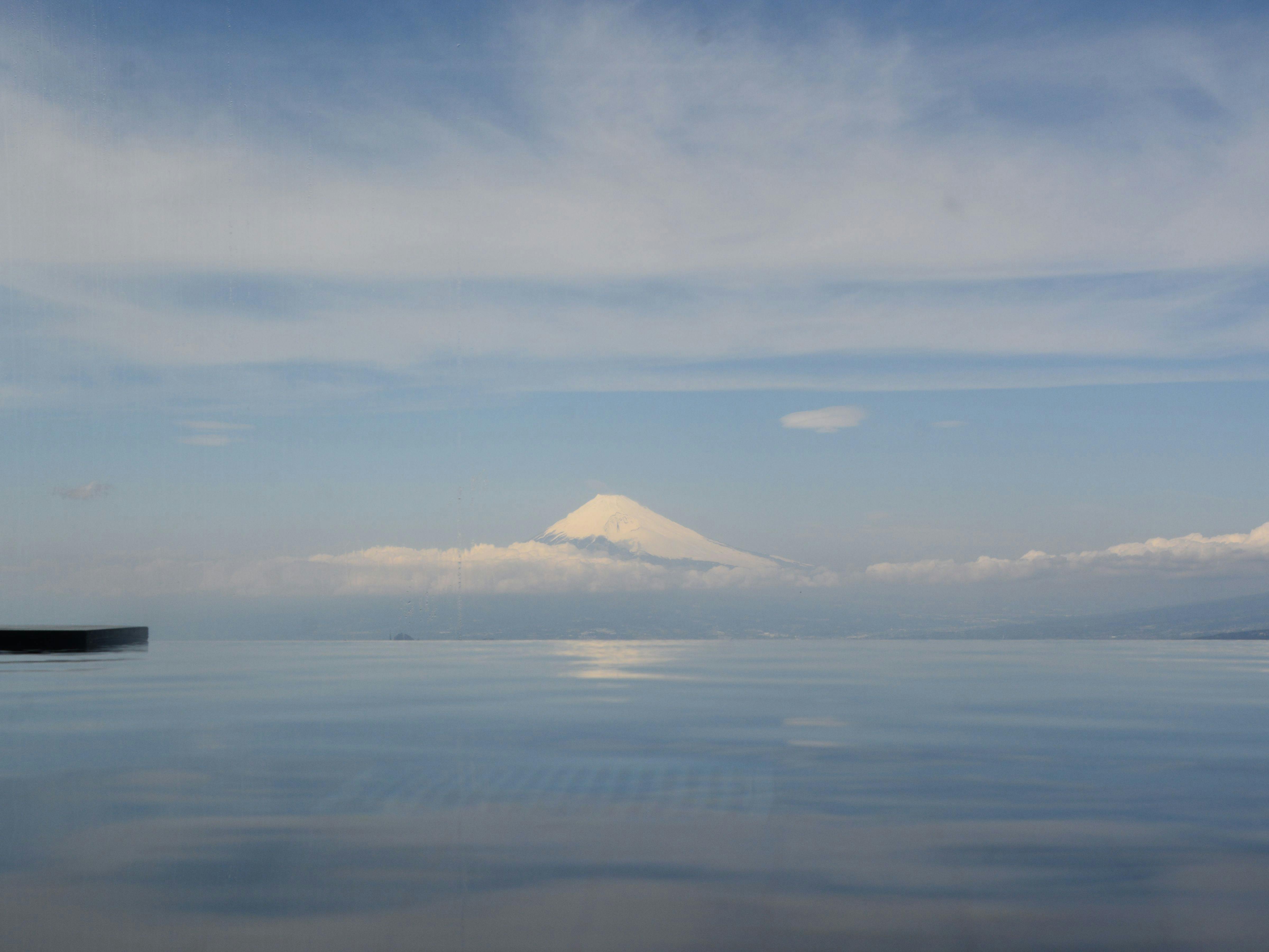 ホテル自慢の富士山を眺められる展望大浴場