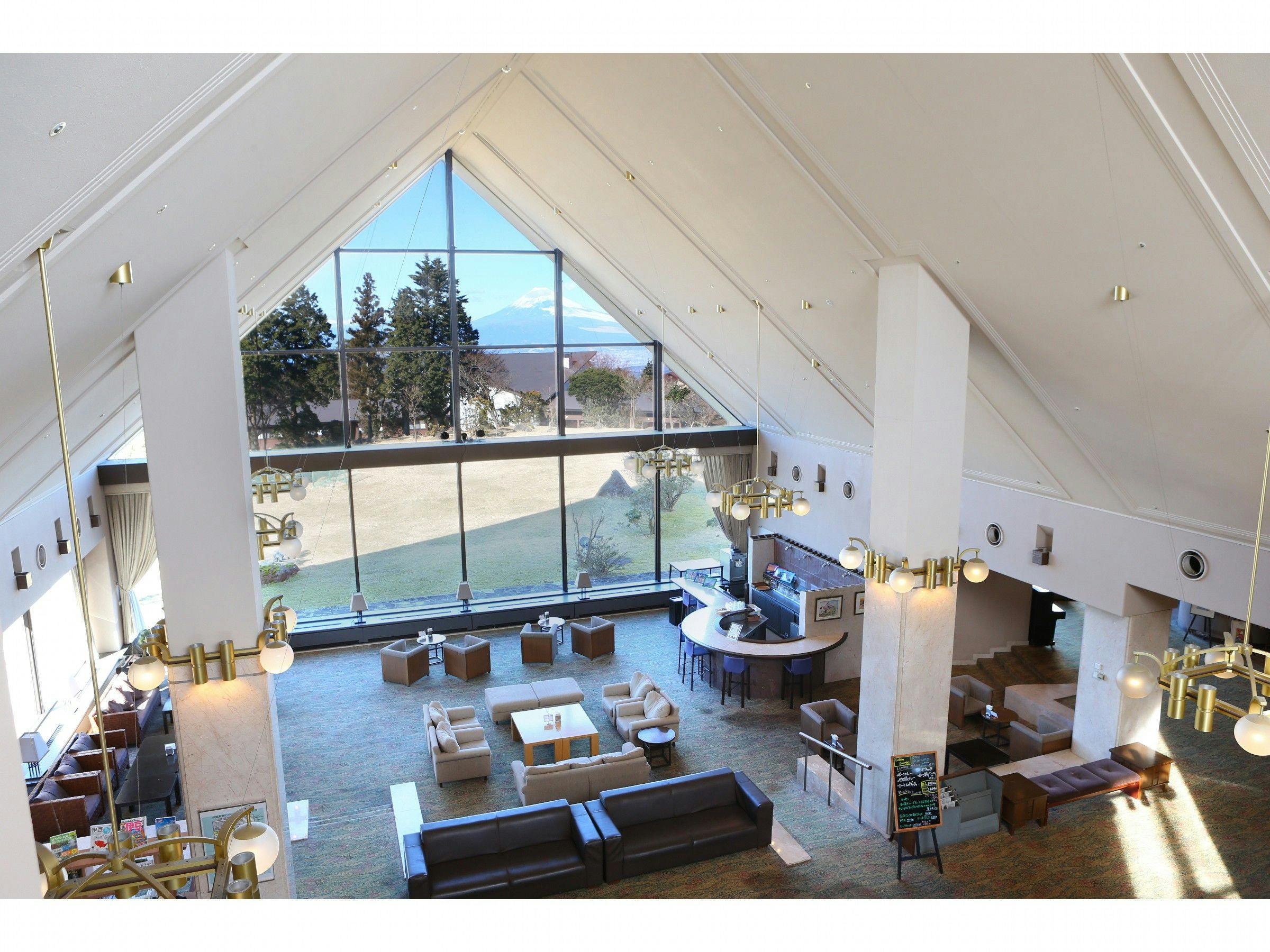 ロビーラウンジ