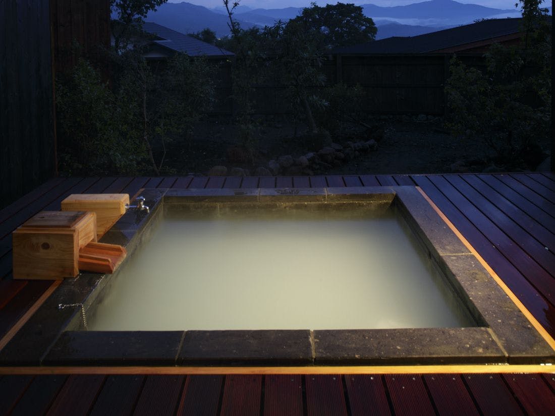 อ่างอาบน้ำกลางแจ้งหินแกรนิต