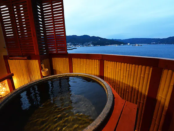 客室露天風呂(温泉)