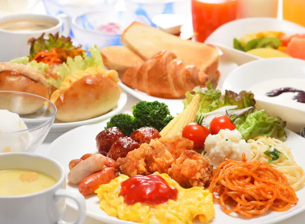 朝食バイキングの一例(皿盛)