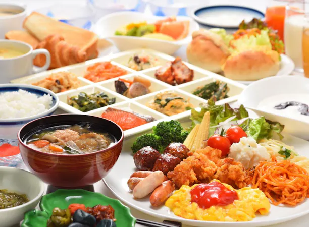 朝食バイキングの一例(皿盛)