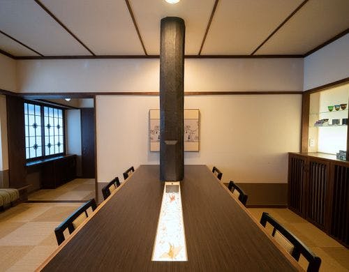 【泉游亭・しゃくなげ】