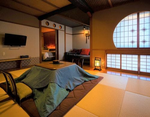 【泉游亭・こけもも】