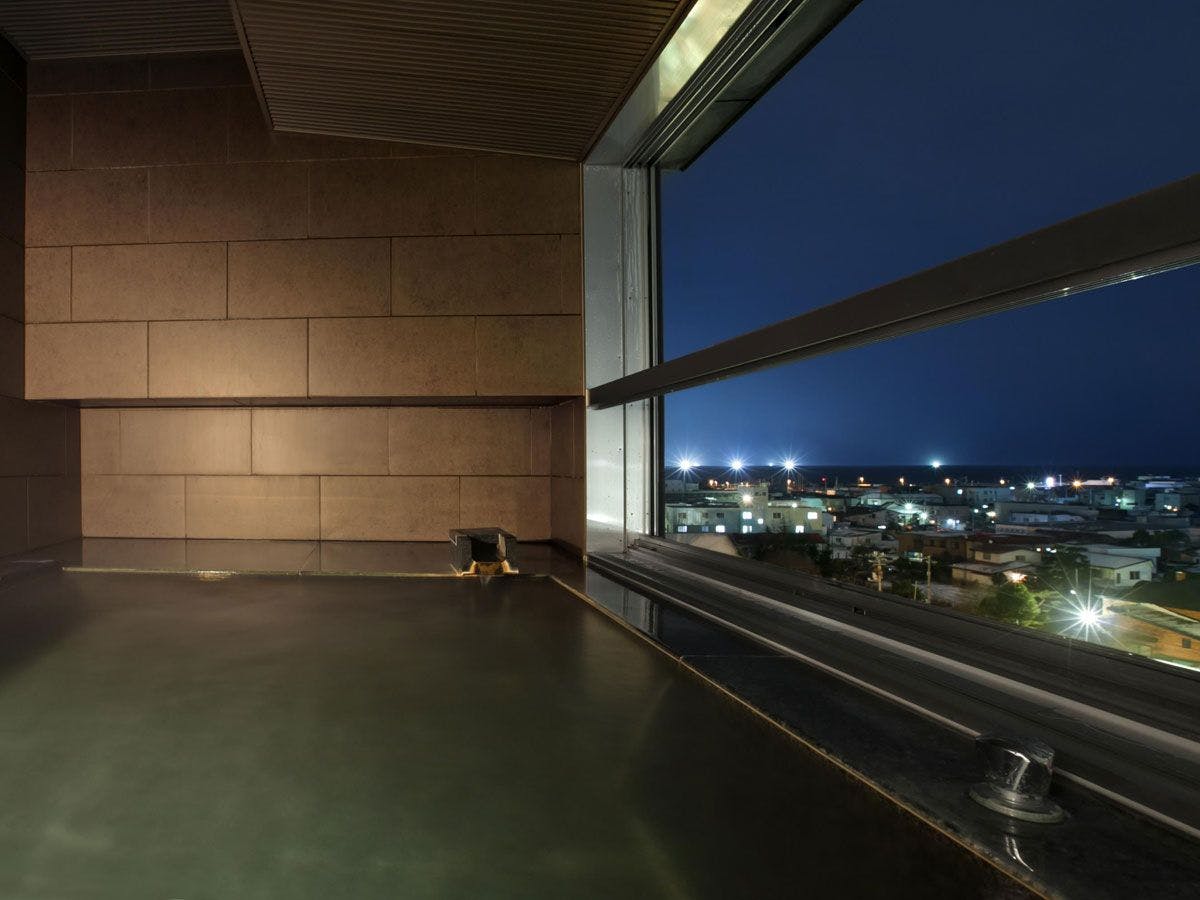 【SUITE contoh】Pemandian luas dengan pemandangan