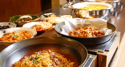 約40種類の和洋朝食バイキング!地産のフレッシュサラダに卵料理・朝から人気の淡路島牛丼も