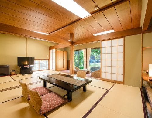 *【客室：雅】自慢の庭園を臨む客室