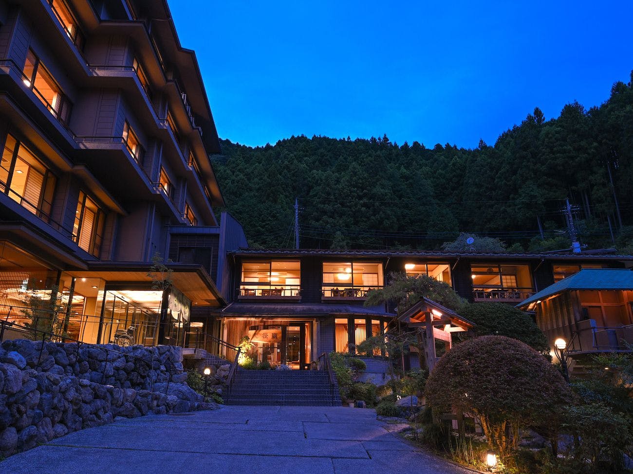 大松閣