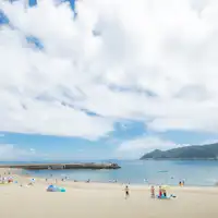 夏はビーチで海水浴