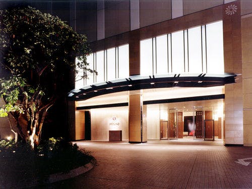 請搭乘入口處內側的電梯至7樓前台。