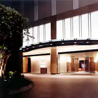 請搭乘入口處內側的電梯至7樓前台。