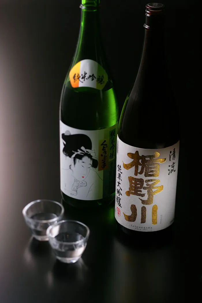 「日本酒飲み比べ（画像はイメージです）