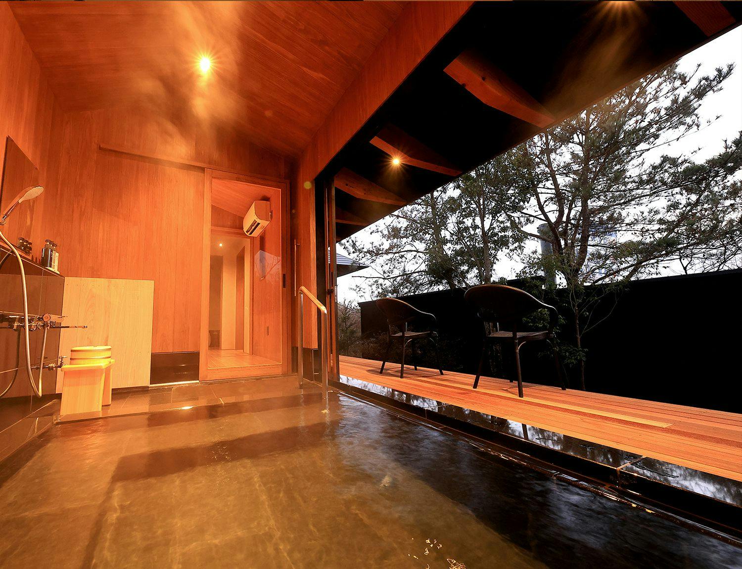専用半露天風呂