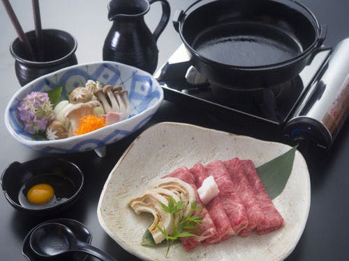 <ลิ้มรสเนื้อโกเบ> ค่ำคืนในโกเบ เพลิดเพลินกับ 'KOBE BEEF' ชื่อดังผ่านสุกี้ยากี้หรือชาบูชาบู