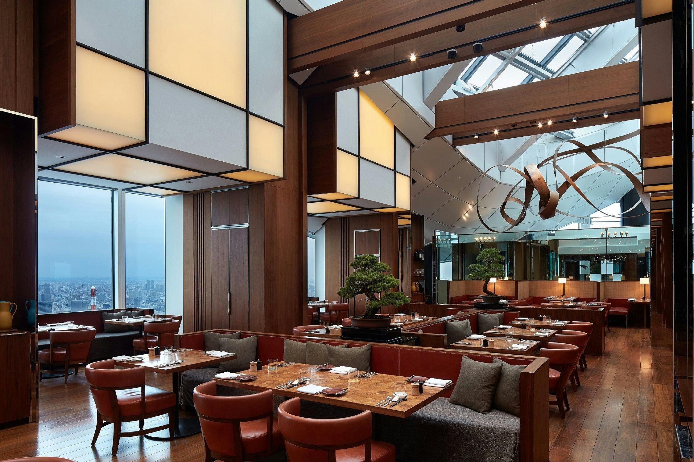 【รวมบุฟเฟ่ต์อาหารเช้ายอดนิยมหลากหลาย】เพลิดเพลินกับอาหารเช้าที่ห้องอาหารหลักชั้น 51 ที่เต็มไปด้วยแสงธรรมชาติ (รวมอาหารเช้า)