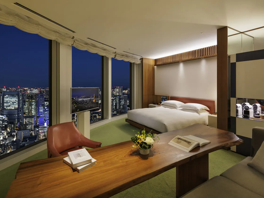 Deluxe Bedroom Night