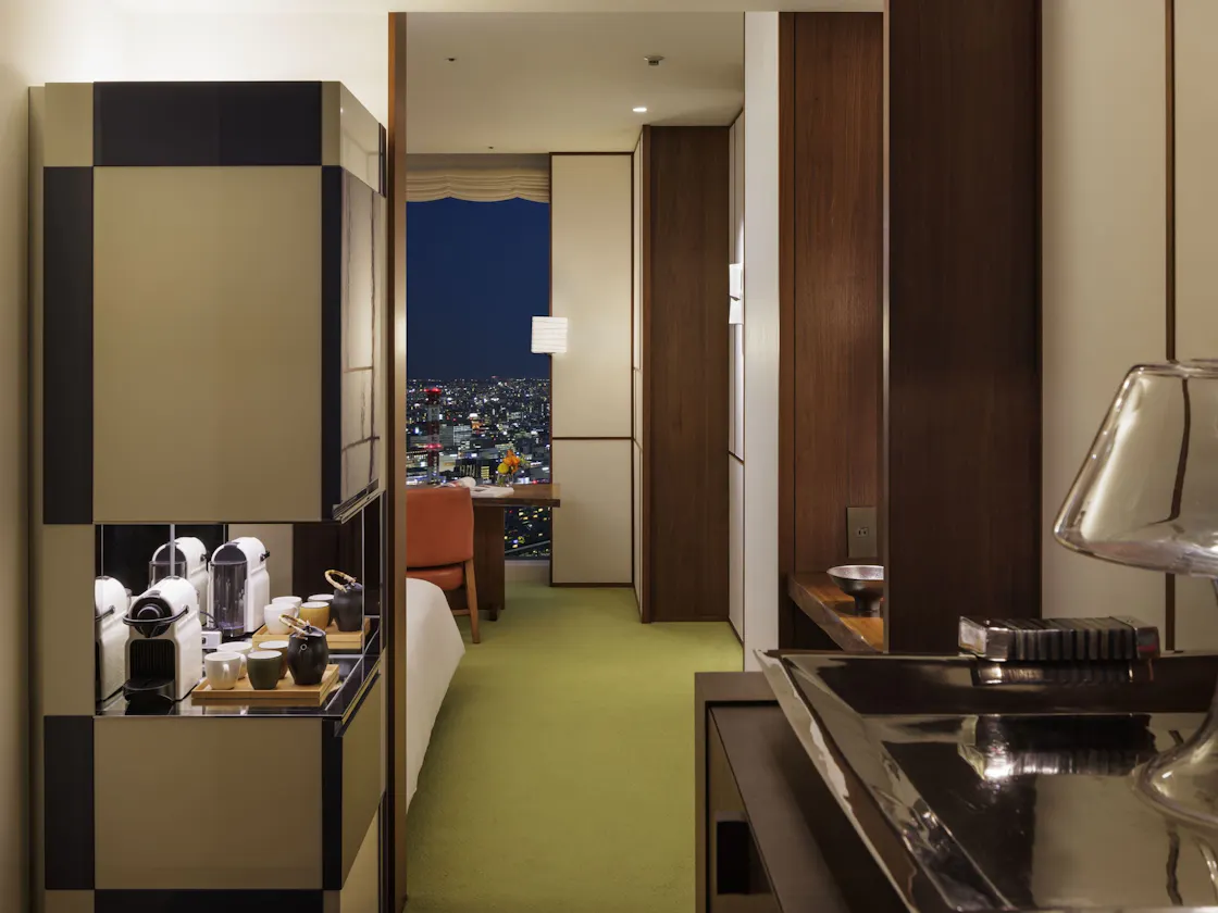 Twin Room Entrance Night