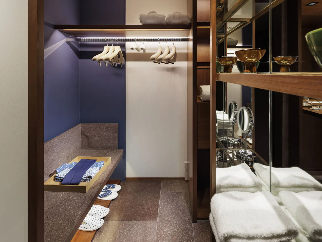 ตู้เสื้อผ้าแบบเดินเข้าได้