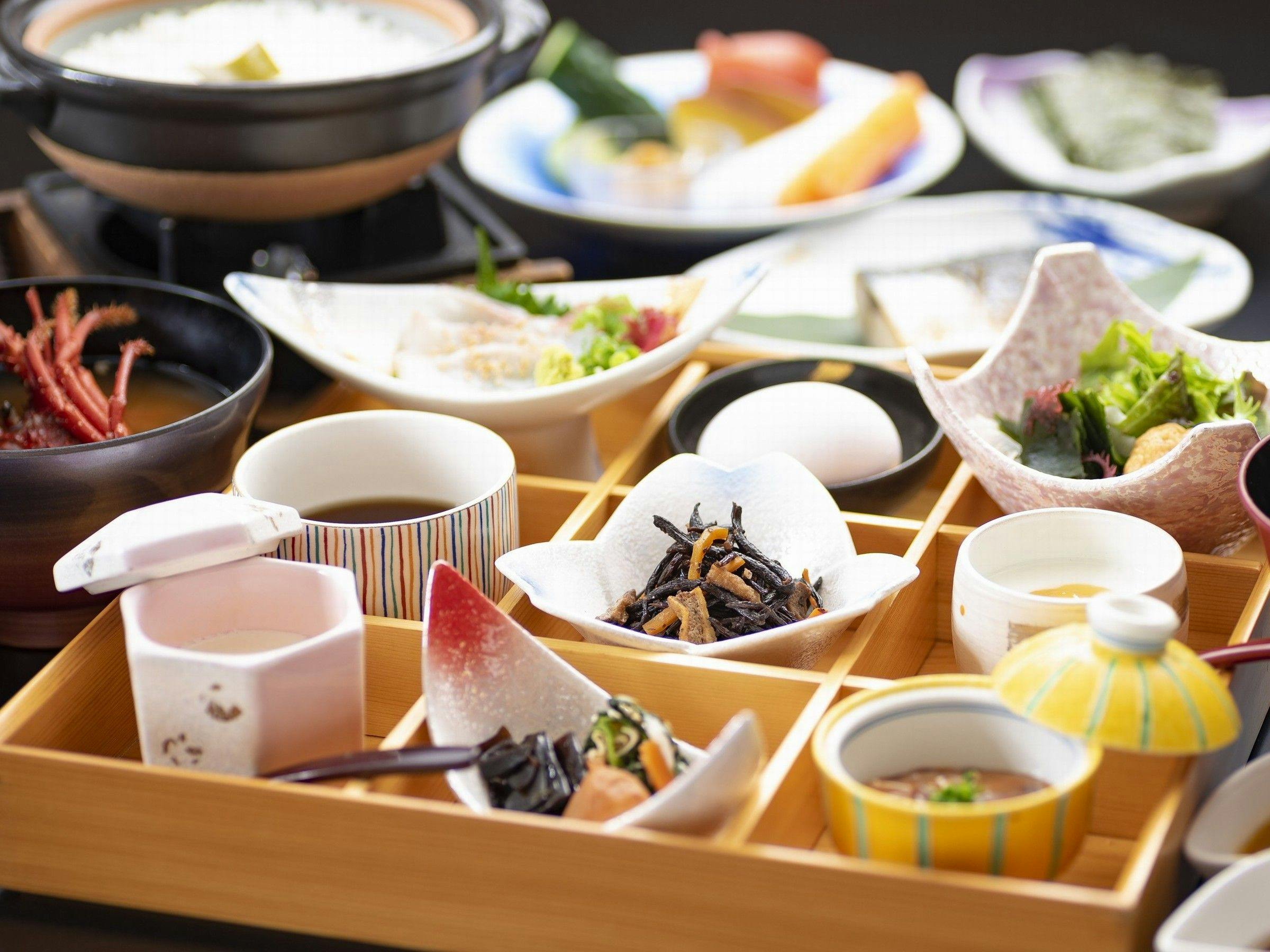 【1泊朝食付プラン～朝から豪華な御朝食～】レイトチェックイン16：00～