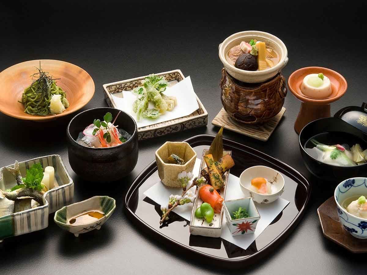 金沢湯涌温泉　日本料理さかえや