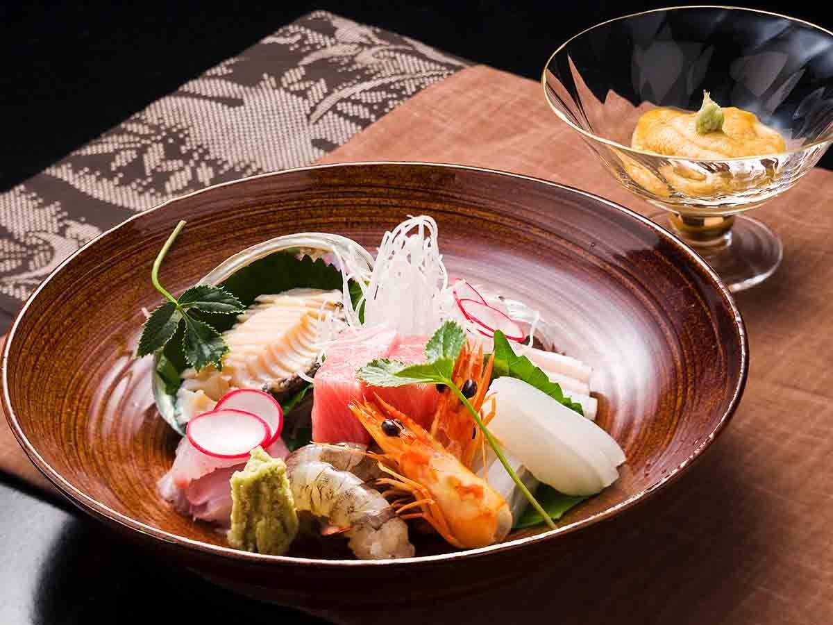 金沢湯涌温泉　日本料理さかえや