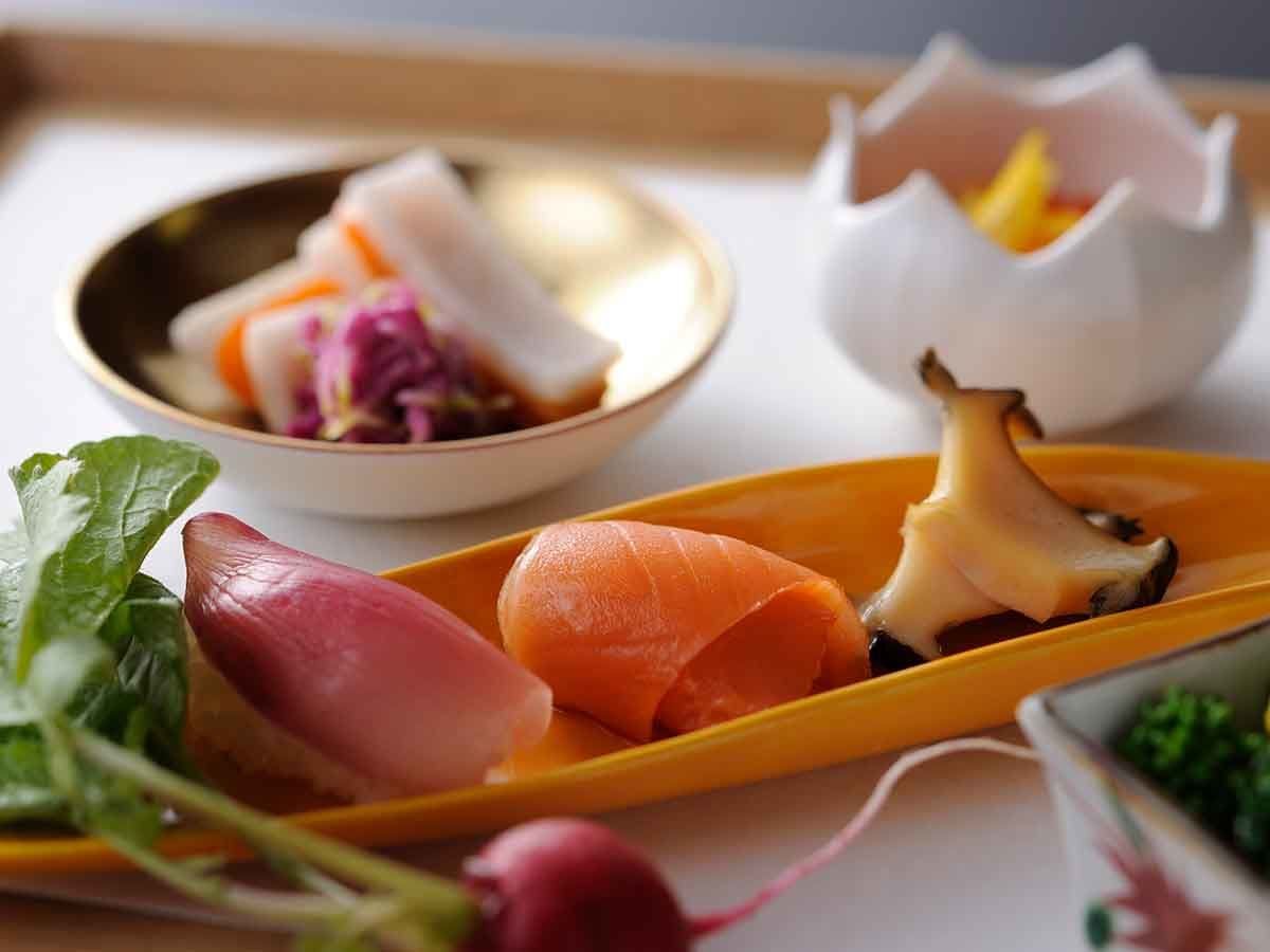 金沢湯涌温泉　日本料理さかえや