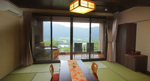 温泉露天風呂付客室一例(10畳間)一例