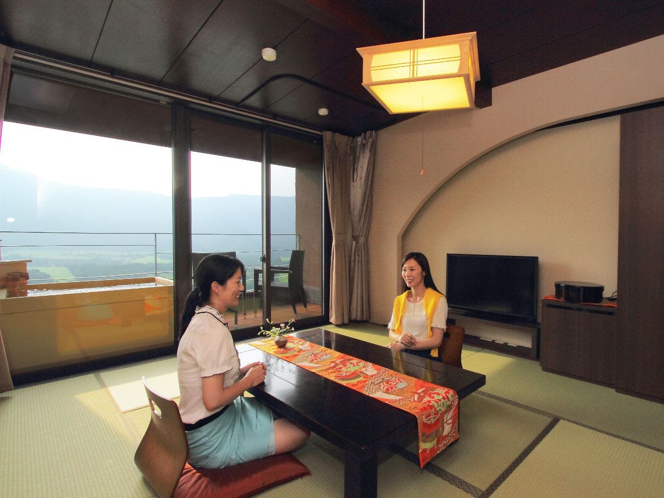 温泉露天風呂付客室一例（8畳間）一例