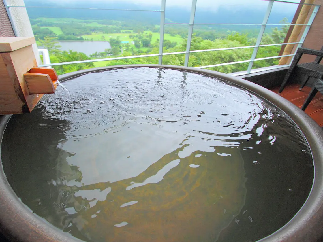 客室露天風呂一例(陶器:8畳間)