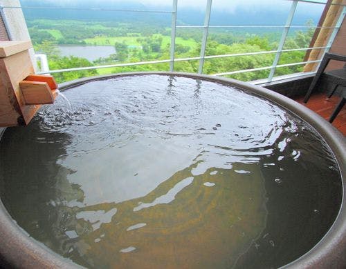 温泉露天風呂付客室一例（8畳間）一例