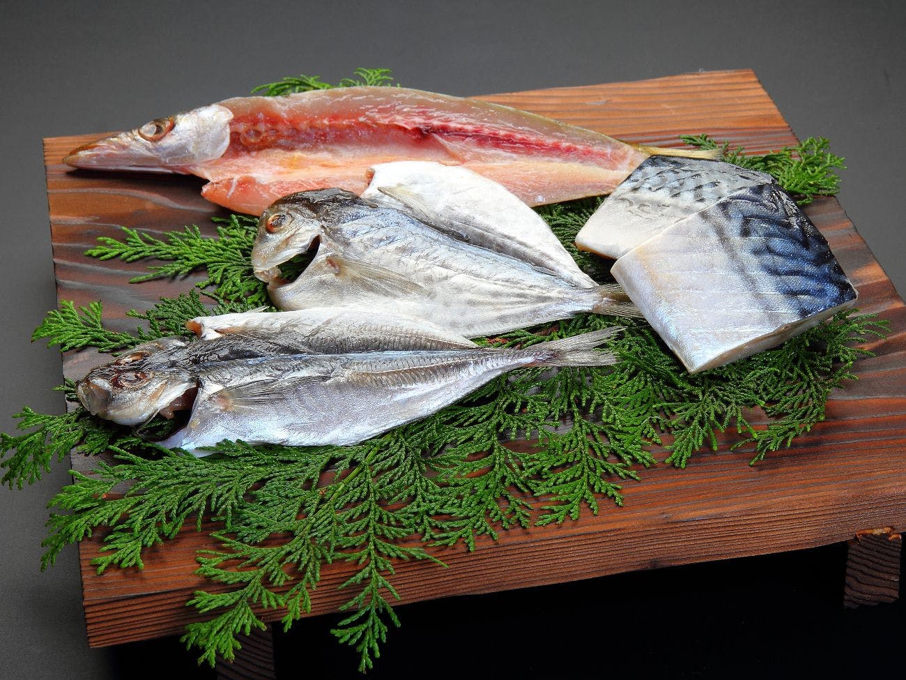 相模湾で揚がった新鮮な地魚（朝食：焼魚）