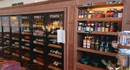 【ラウンジフリーフロー】ワイン&スイーツで寛ぎに満たされる軽井沢の夜/夕朝食付