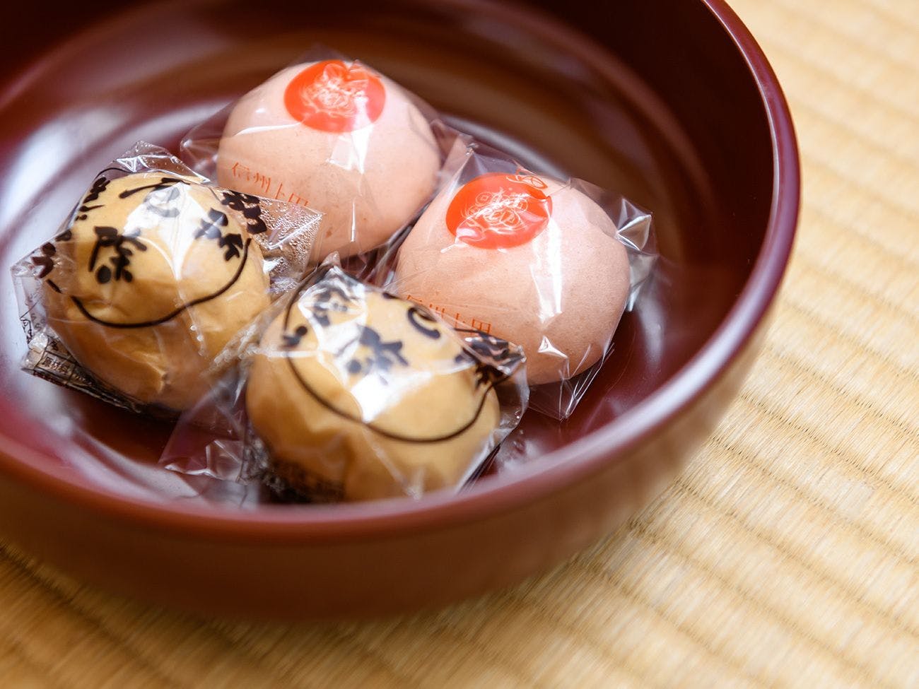 別所温泉の温泉饅頭をお部屋にご用意