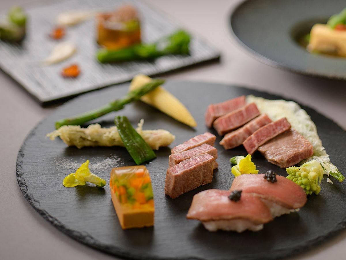 プレミアムスイートルーム専用の特別会席