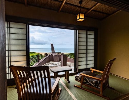 【客室】船首和室－デッキ付－